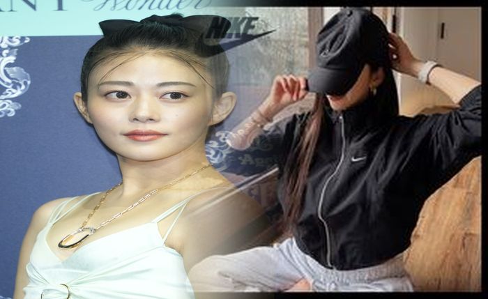 ナイキ loose fit パーカー