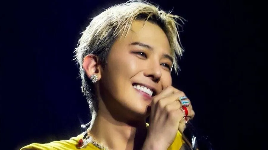 2. G-DRAGON × CHANEL｜芸術とジェンダーレスが融合した最前線.webp