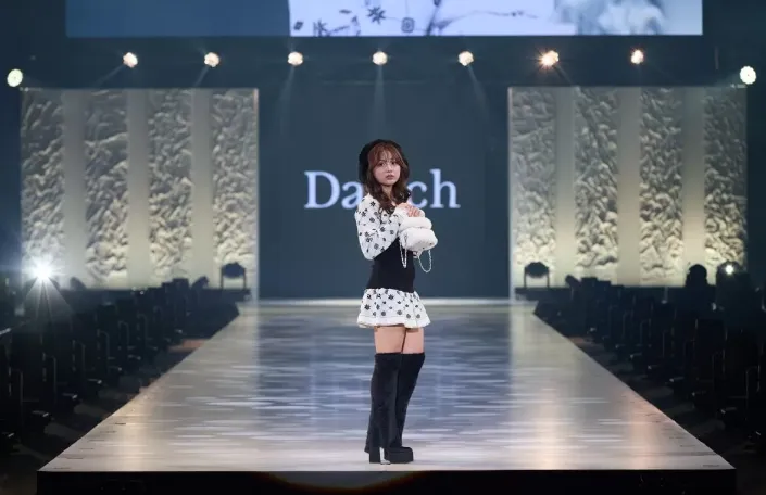 4.辻希美の長女・希空｜Z世代が憧れる「サツコレ2025」ランウェイの衝撃.webp