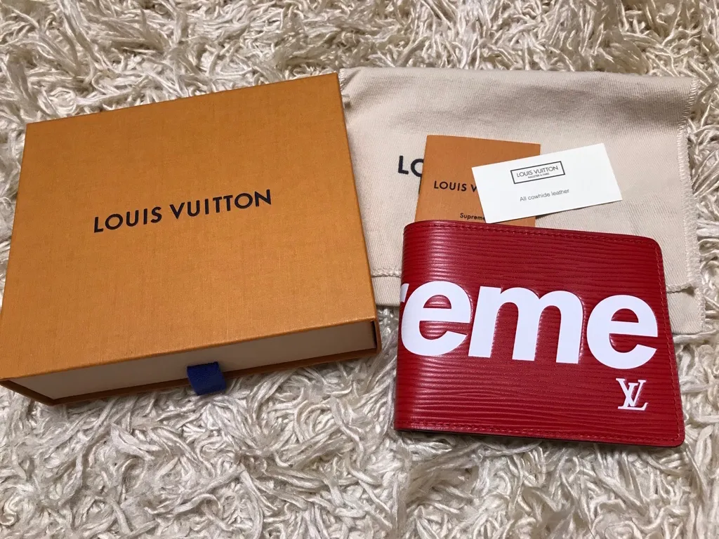 シュプリーム ヴィトン 財布 二つ折り2.webp