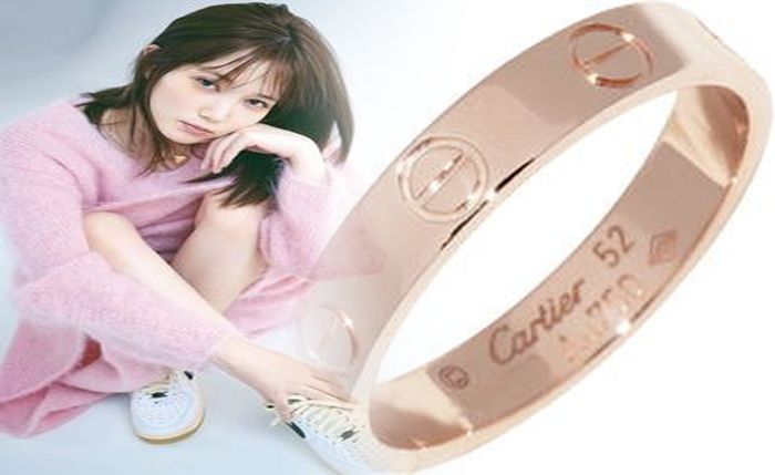 黒 タンク トップ メンズ コーデ