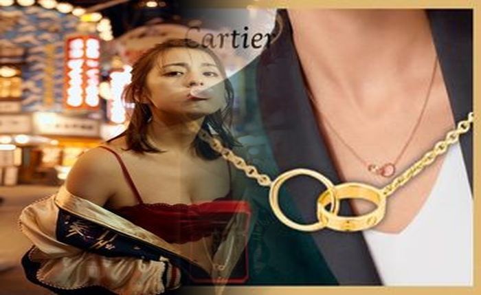 首 の 詰まっ た タンク トップ