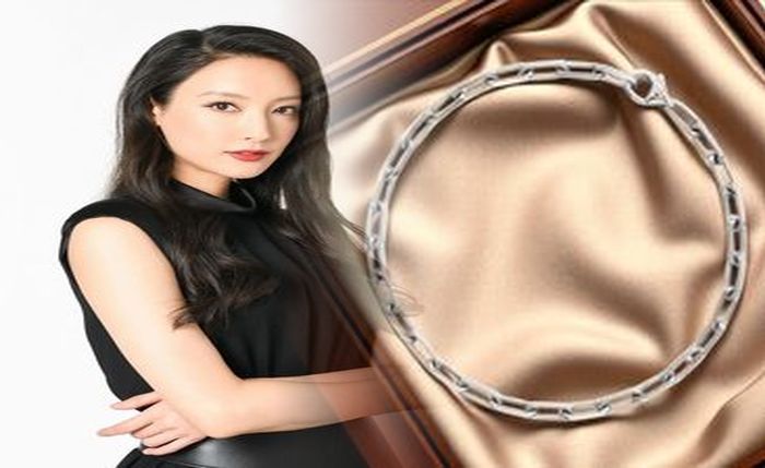 白 の タンク トップ りんご