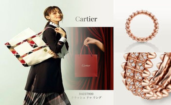 襟ぐり の 浅い タンク トップ