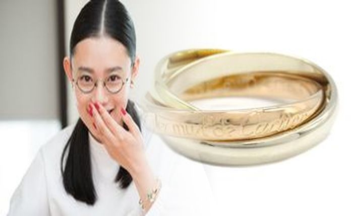 タンク トップ の 上 に 着る もの