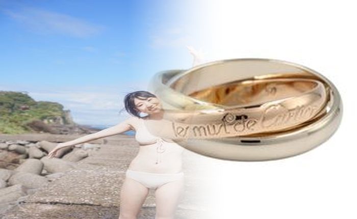 タンク トップ の 上 に 着る もの