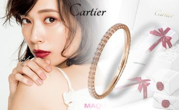 襟ぐり の 浅い タンク トップ