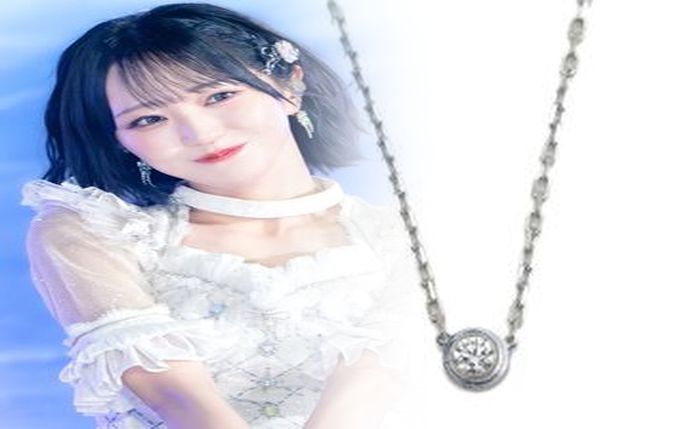 タンク トップ の 上 に 着る もの