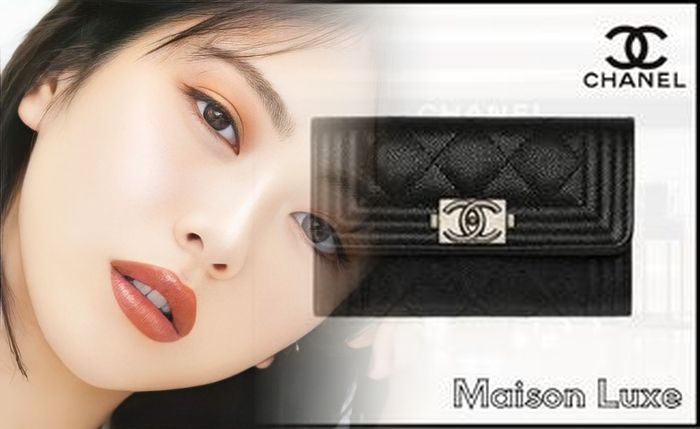 chanel 二 つ折り 財布