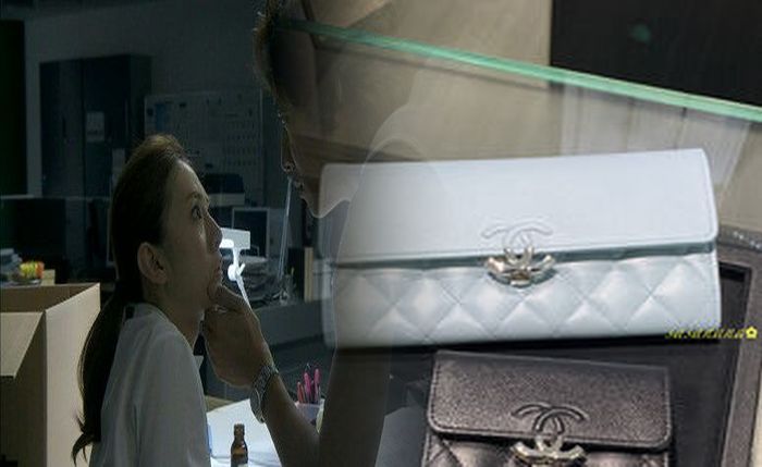 シャネル 偽物 見分け 方 財布