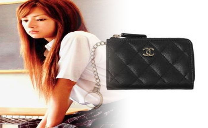 シャネル チェーン ウォレット コーデ