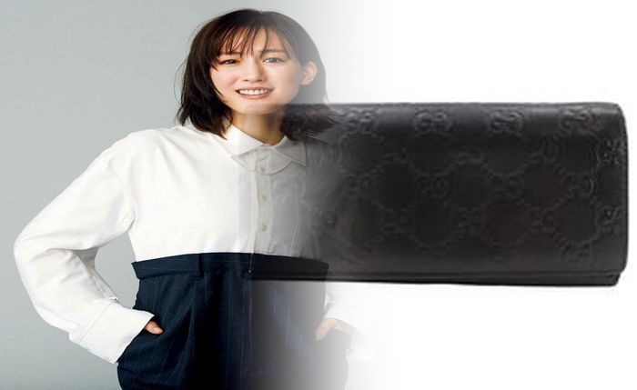 gucci さくらんぼ 財布 値段