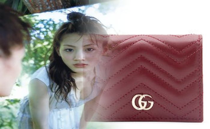 gucci 財布 二 つ折り 黒