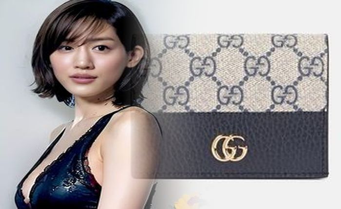 グッチ 財布 レディース パイソン