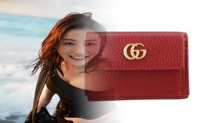 二 つ折り 財布 グッチ メンズ