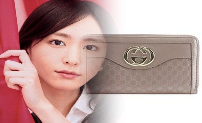 グッチ 二 つ 財布 レディース