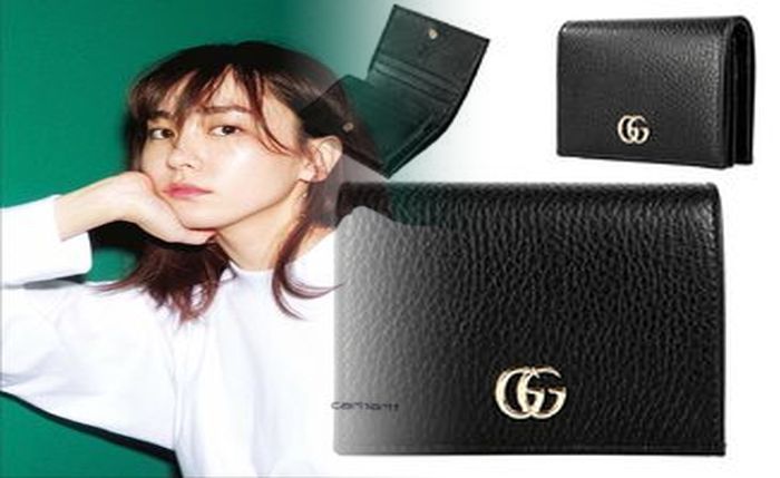 gucci さくらんぼ 財布 値段