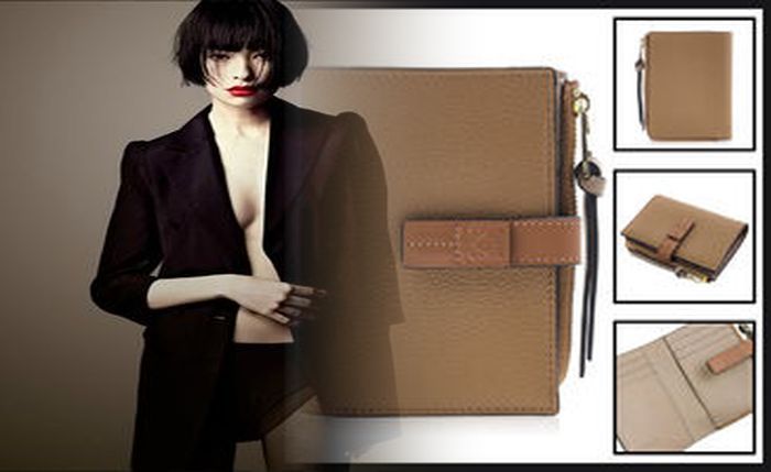 ロエベ 財布 シリアル ナンバー