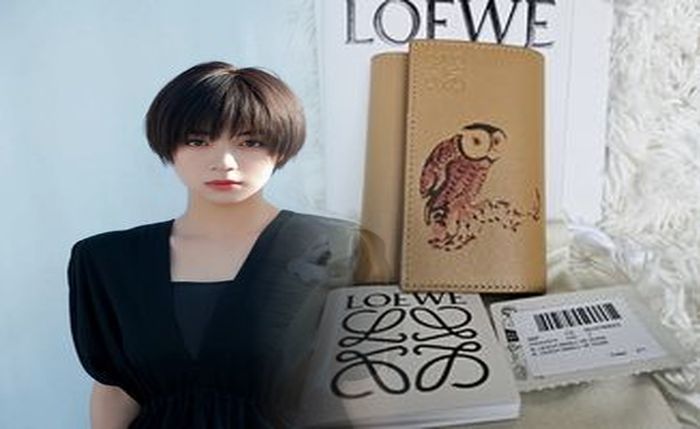 ロエベ 二 つ折り 財布 レディース