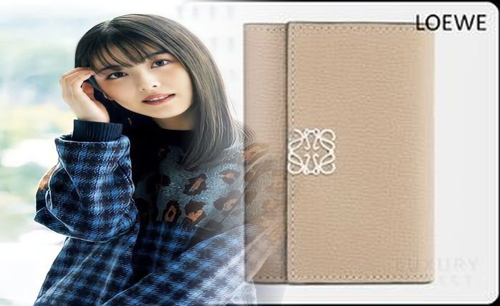 ロエベ 財布 コンパクト ジップ