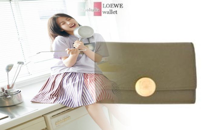 loewe トライ フォールド ウォレット