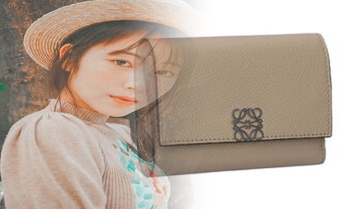 ロエベ 財布 シリアル ナンバー