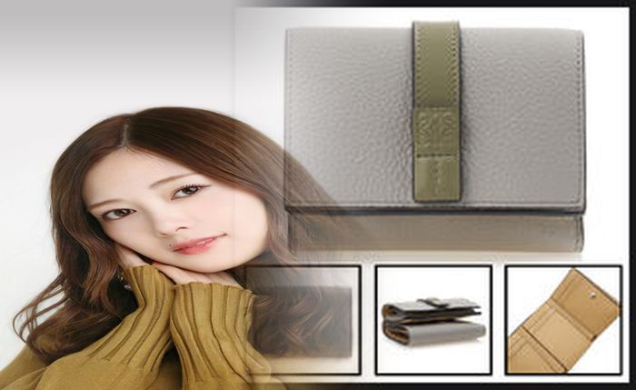 ロエベ アウトレット 財布 値段