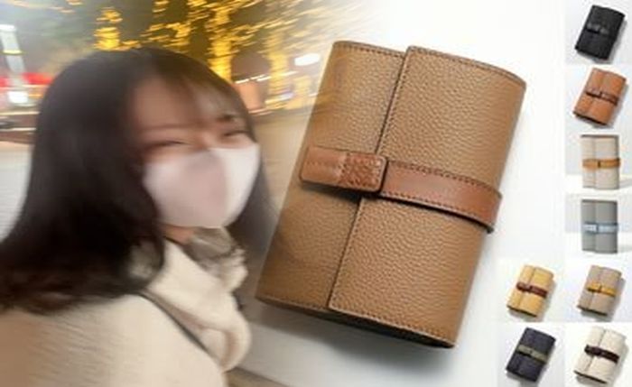 ロエベ 財布 トライ フォールド