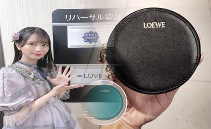 loewe トライ フォールド ウォレット
