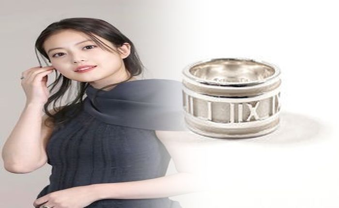 ティファニー ペア リング 値段