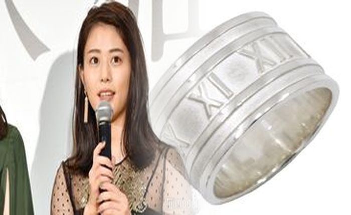 ティファニー ペア リング 値段