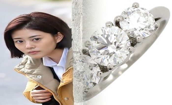 ティファニー 結婚 指輪 3 石