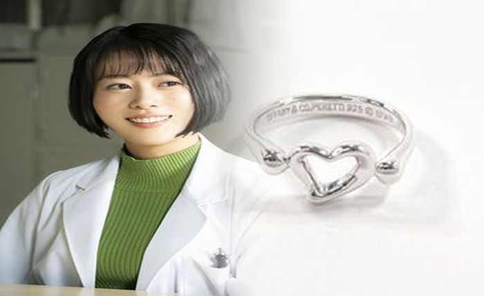 ティファニー 婚約 指輪 スクエア