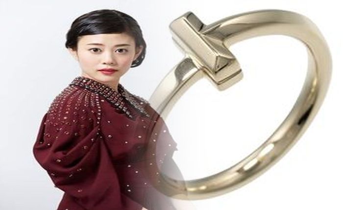 ティファニー 婚約 指輪 30 万 円