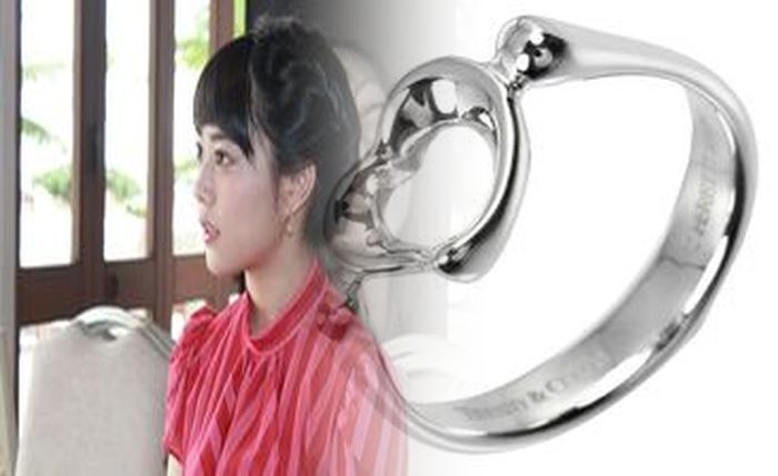 ティファニー エンゲージ リング 画像