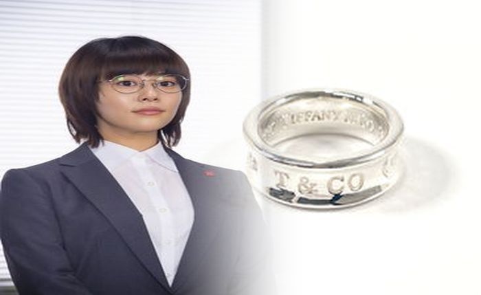 ティファニー 結婚 指輪 エルサ カーブ
