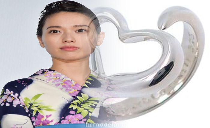 婚約 指輪 刻印 ティファニー