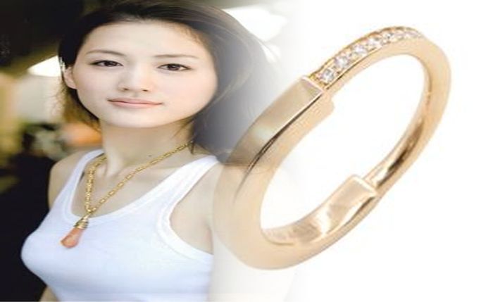 ティファニー 婚約 指輪 デザイン