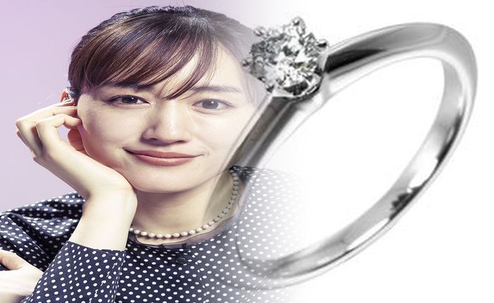 ティファニー 婚約 指輪 スクエア