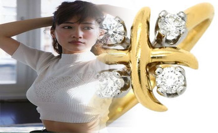 ティファニー 指輪 0.5 カラット