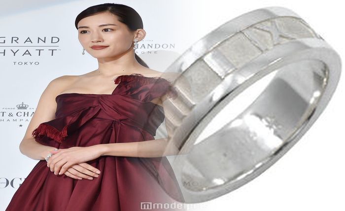 ティファニー 婚約 指輪 値段 カラット