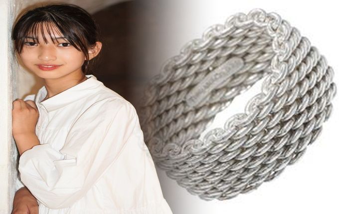 ジャスティン ビーバー 指輪 ティファニー