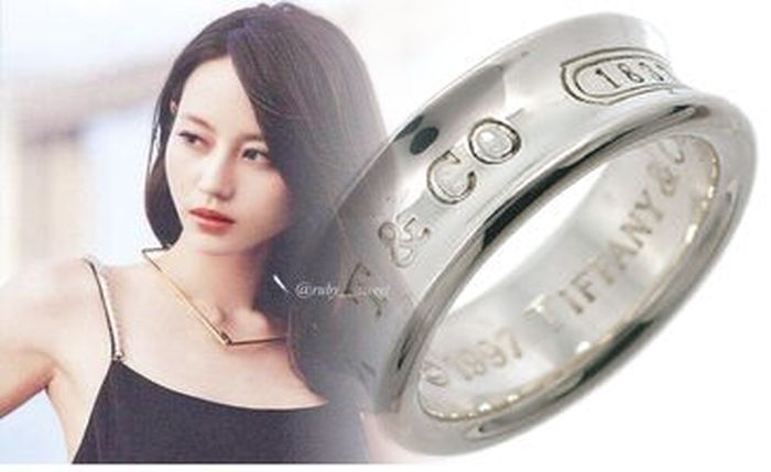 ティファニー リボン 婚約 指輪