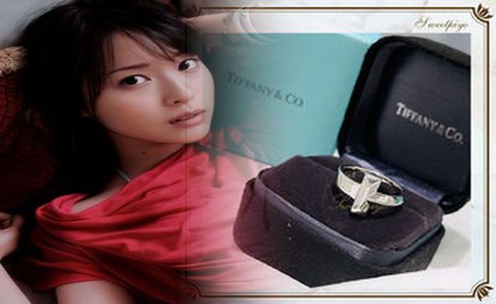 婚約 指輪 ティファニー 重ね 付け