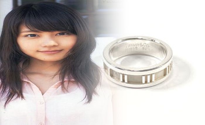 ティファニー エンゲージ リング 相場