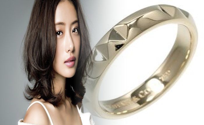 ティファニー エンゲージ リング 画像