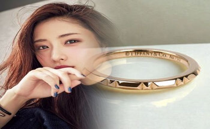 婚約 指輪 ティファニー 重ね 付け