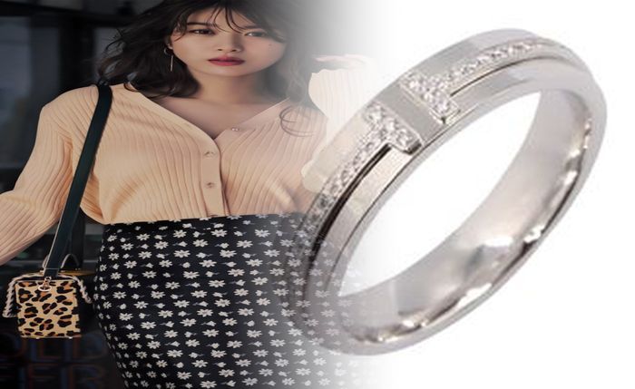 ティファニー スネーク リング 定価