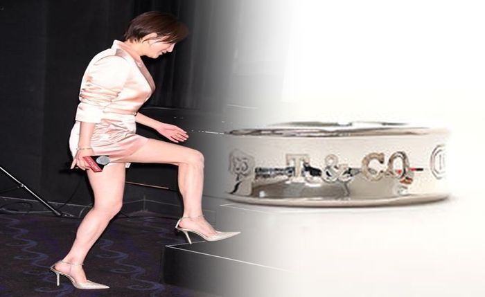 ティファニー エンブレイス エンゲージメント リング