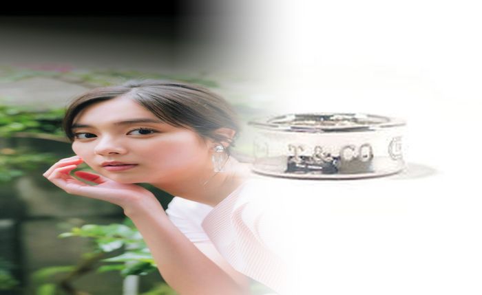 婚約 指輪 ティファニー ルビー